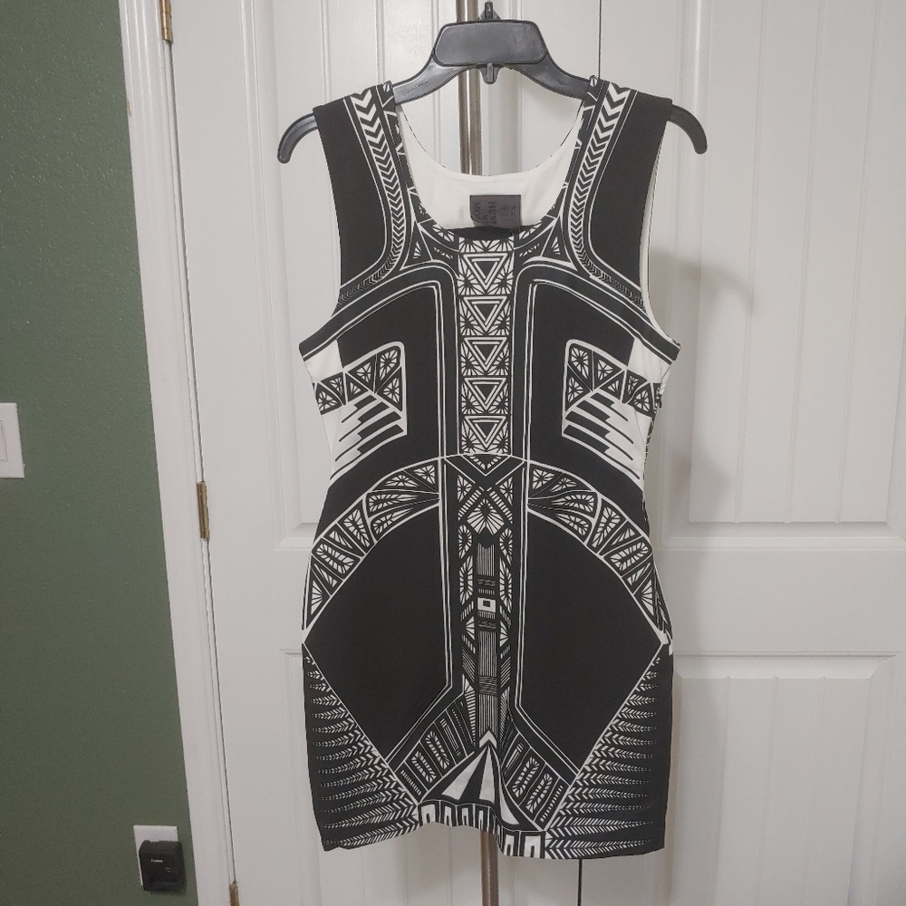 Revolve Hunt No More Tribal Elegance Dress Small